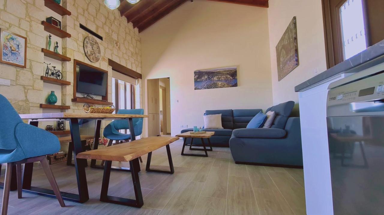 Chrystallia Villa